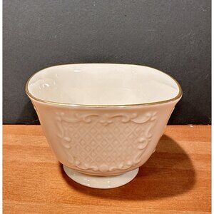 Lenox Canterbury Scroll Embossed Gold Trim Treat Bowl 4.25 In Ivory China USA
